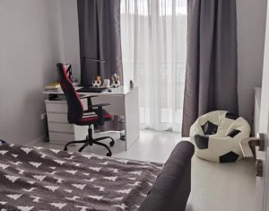 Maison 4 chambres à vendre dans Floresti