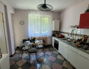 Appartement 4 chambres à vendre dans Cluj-napoca, zone Plopilor