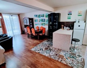 Maison 4 chambres à vendre dans Floresti