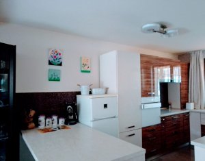 Maison 4 chambres à vendre dans Floresti