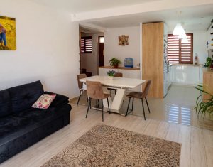 Maison 4 chambres à vendre dans Floresti