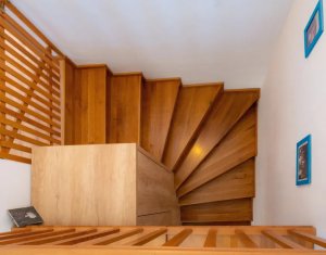 Maison 4 chambres à vendre dans Floresti