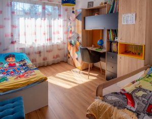 Maison 4 chambres à vendre dans Floresti