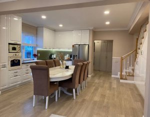 Maison 3 chambres à vendre dans Floresti