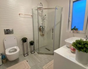 Maison 3 chambres à vendre dans Floresti