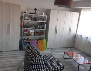 Maison 4 chambres à vendre dans Floresti