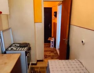 Appartement 4 chambres à vendre dans Cluj-napoca, zone Manastur