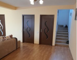 Maison 4 chambres à vendre dans Floresti