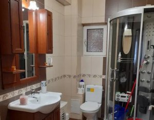 Maison 4 chambres à vendre dans Floresti