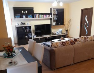 Maison 4 chambres à vendre dans Floresti