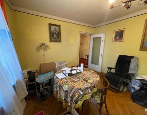 Appartement 4 chambres à vendre dans Cluj-napoca, zone Manastur