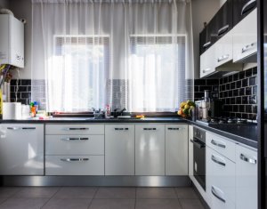 Ház 4 szobák eladó on Floresti