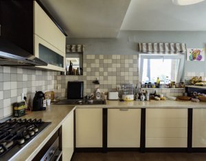 Ház 5 szobák eladó on Floresti