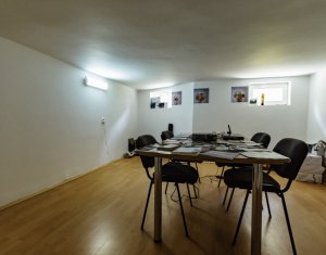 Ház 5 szobák eladó on Floresti