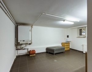 Ház 5 szobák eladó on Floresti