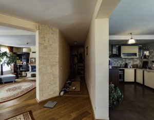 Ház 5 szobák eladó on Floresti