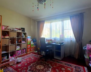 Maison 6 chambres à vendre dans Floresti