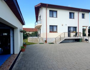 Maison 6 chambres à vendre dans Floresti