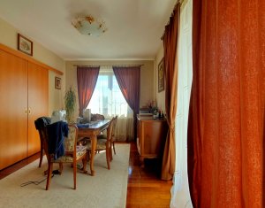 Maison 6 chambres à vendre dans Floresti