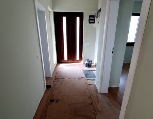 Maison 5 chambres à louer dans Floresti