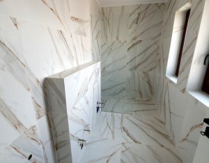 Maison 5 chambres à louer dans Floresti