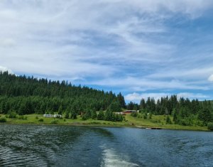 Nyaralók eladó on Belis