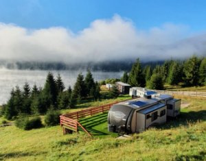 Nyaralók eladó on Belis