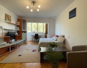 Appartement 4 chambres à louer dans Cluj-napoca, zone Centru