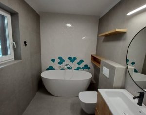 Maison 5 chambres à vendre dans Floresti