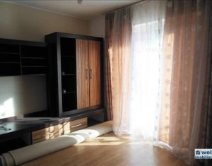 Lakás 3 szobák eladó on Floresti