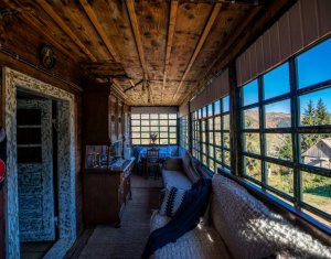 Nyaralók eladó, Zóna Centru