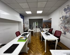 Appartement 3 chambres à vendre dans Cluj-napoca, zone Centru