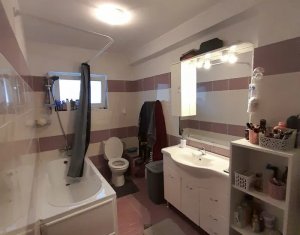 Maison 4 chambres à vendre dans Floresti