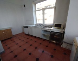 Appartement 7 chambres à louer dans Cluj-napoca, zone Iris