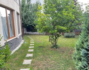 Maison 4 chambres à vendre dans Floresti