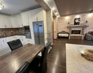 Maison 4 chambres à vendre dans Floresti