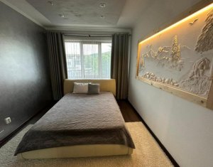 Maison 4 chambres à vendre dans Floresti