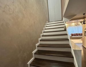 Maison 4 chambres à vendre dans Floresti