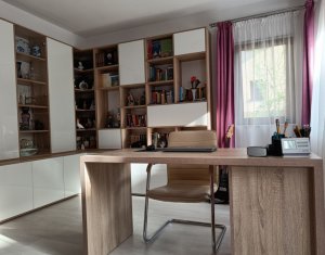 Maison 4 chambres à vendre dans Floresti