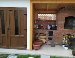 Maison 4 chambres à vendre dans Floresti