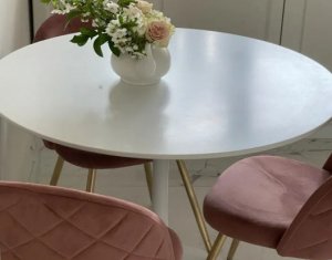 Maison 4 chambres à vendre dans Floresti