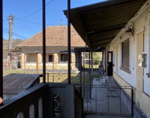 Ház 4 szobák eladó, Zóna Centru