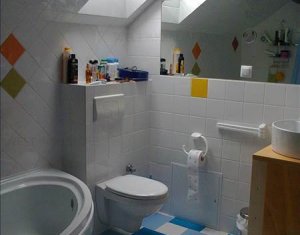 Maison 5 chambres à vendre dans Floresti