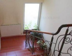 Maison 5 chambres à vendre dans Floresti