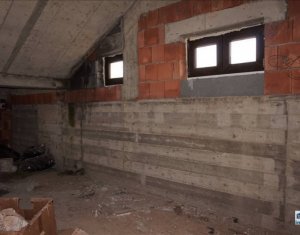 Maison 6 chambres à vendre dans Floresti