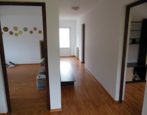 Maison 8 chambres à louer dans Floresti