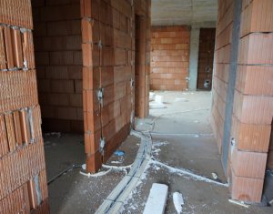 Appartement 4 chambres à vendre dans Cluj-napoca, zone Manastur