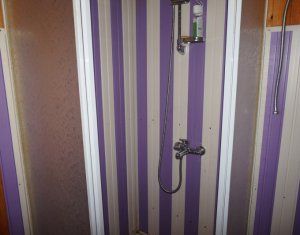 Nyaralók eladó on Tarnita