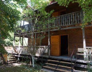 Nyaralók eladó on Tarnita