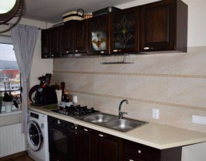 Lakás 3 szobák eladó on Floresti